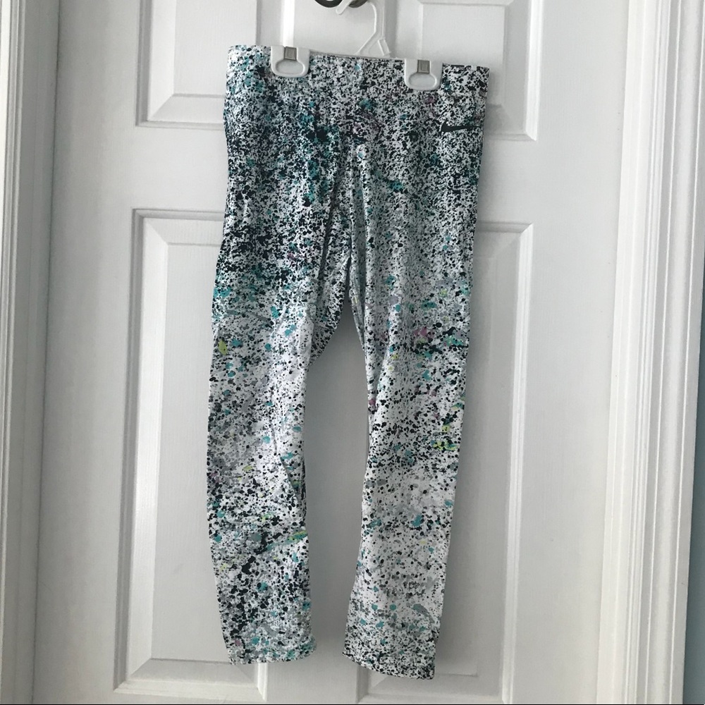 NIKE — High-Rise, Cropped Speckled Leggings